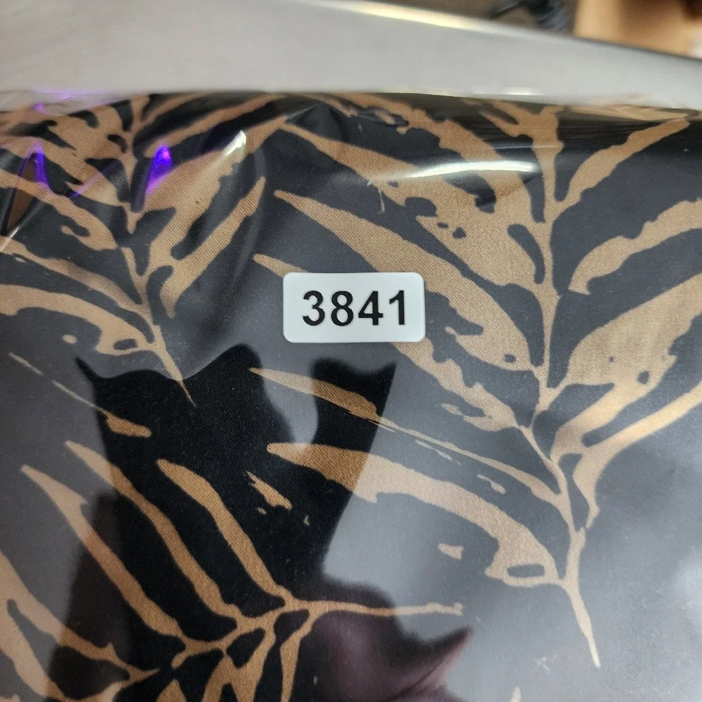 Vuori Trail Shorts 2.0 Mens L Black Tan Palm Print Lined Running